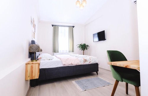 Taksim Apartment | Discover Turan33: Guest Rated 9/10, Your Perfect Stay Awaits