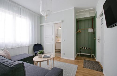 Nykvarn Hotel | Welcoming Turinge Hotel: Breakfast & Hot Tub Await You
