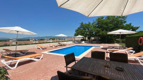 Perelada House | Discover Scenic Turisme Rural Can Genis with Ocean Views