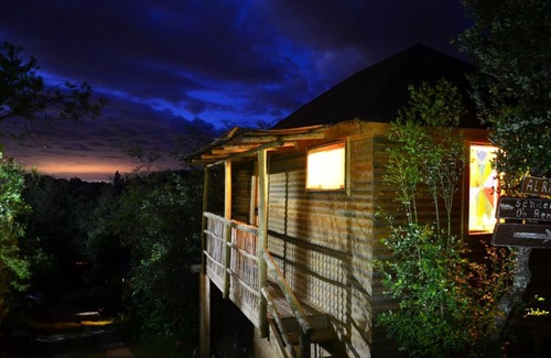 Bajos de Lircay House | Discover Turismo El Recodo: Cabañas with Hot Tub & Kitchen