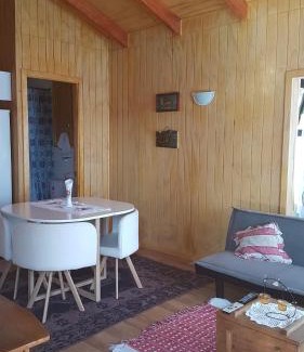 Llifen House | Experience Turismo Jaos: Cabañas with Hot Tub & Dining