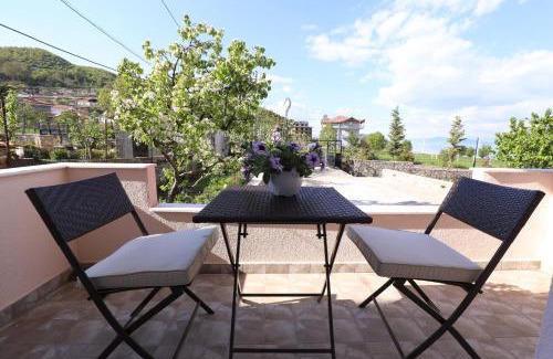Piskupat House | Experience Turka Lake House: Guest Rated 10/10, Oceanfront Retreat