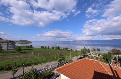Piskupat House | Experience Turka Lake House: Guest Rated 10/10, Oceanfront Retreat