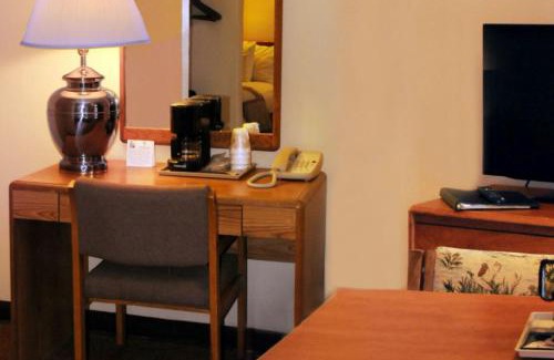 Marshall Hotel | Escape to Turkey Run Inn & Cabins with Ocean View Amenities