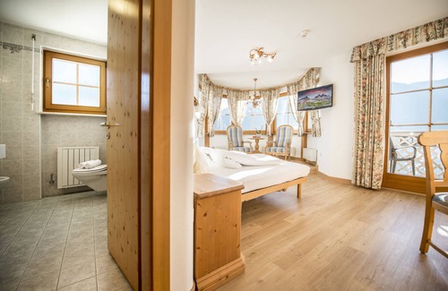 Valle San Silvestro Hotel | Discover Turmhotel Gschwendt - Rated 9.2 with Breakfast & More