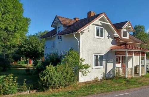 Morlunda House | Experience Comfort at Turmvilla Mörlunda - Rated 9/10!