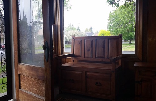 Baker City House | Timeless Elegance - Steps from Town with Spa & Breakfast
