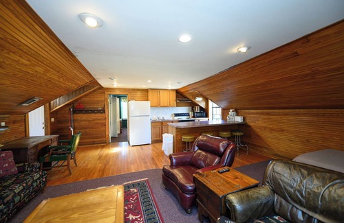 Lake Village Cabin | Turn On Inn