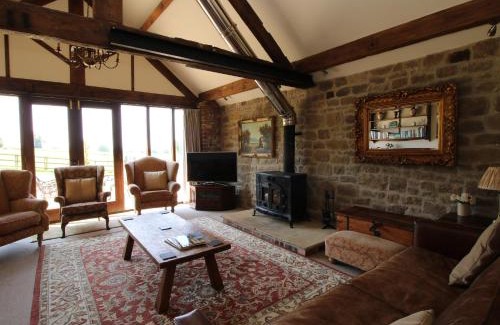 Wall-under-heywood House | Elegant Turnip House: 5-Star Comfort for the Whole Family
