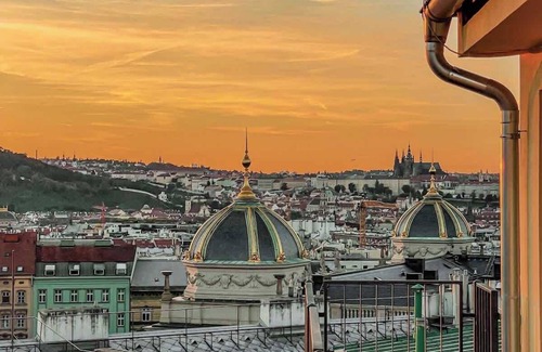 Prague 2 Apartment | Guest Rated 10/10: Cozy Studio with Family-Friendly Amenities