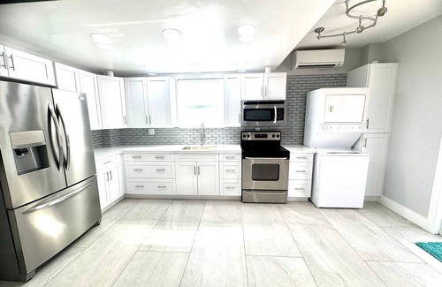 Tavernier Apartment | Turnkey Modern Studio in the Upper Keys – Stylish, Bright & Fully Equipped!