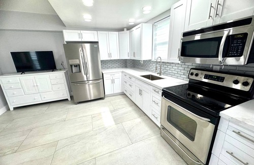 Tavernier Apartment | Turnkey Modern Studio in the Upper Keys – Stylish, Bright & Fully Equipped!