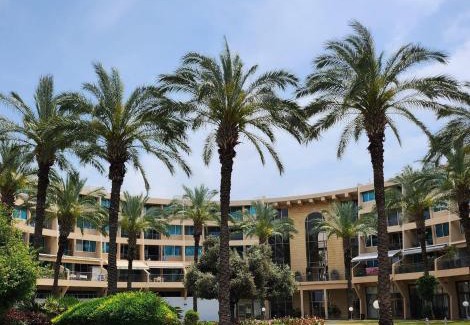 Caesarea Apartment | Oceanfront Retreat with Pool, Spa & Gym in Nayot Golf