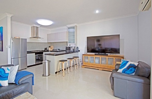 Jurien Bay Apartment | Idyllic 3 BR Apartment with Pool and Ocean View in Jurien Bay