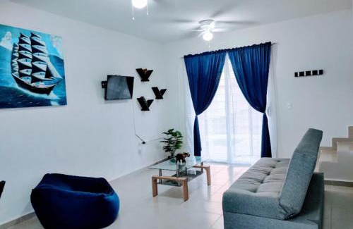 Cancun House | Turquoise Reflection!