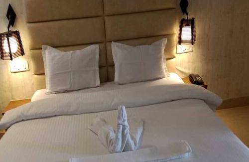 Nalagarh Hotel | Relaxing Escape at Turquoise Resort with Breakfast Included