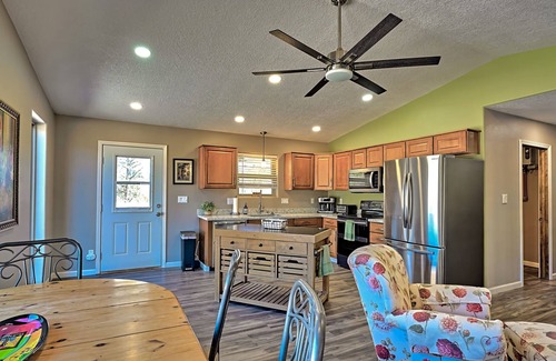 Zuzax House | Turquoise Trail Bungalow: Ocean Views & Pet-Friendly Stay