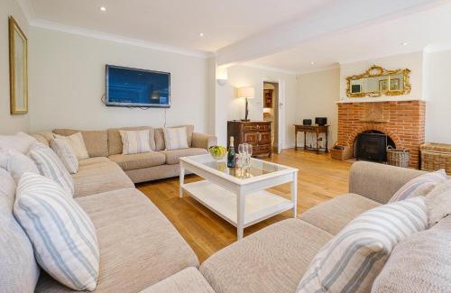 Thorpeness House | Discover Turret House: Family-Friendly 4-Star Retreat
