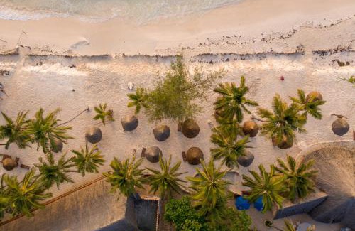 Watamu Hotel | Discover Turtle Bay Beach Club: Oceanfront Family Retreat