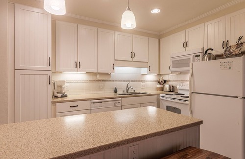 Kahuku Condo | Elevate Your Stay at Turtle Bay: Oceanfront 2 Bedroom Retreat
