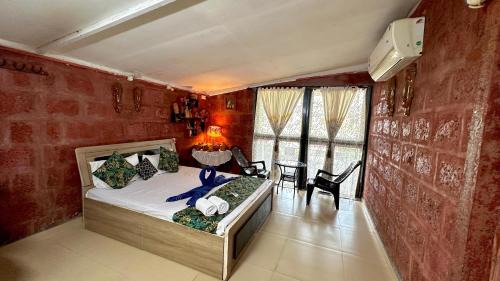 Vengurla House | Beachfront Retreat at Turtle Beach House with Ocean Views