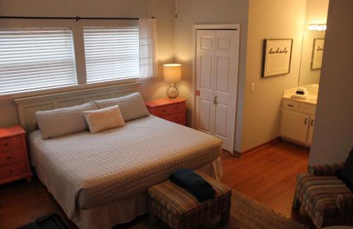 Port St. Joe Bed & Breakfast | Oceanside Comfort at Turtle Beach Inn with Breakfast Included
