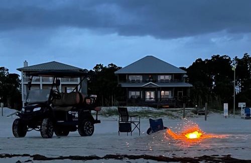 Port St. Joe Bed & Breakfast | Oceanside Comfort at Turtle Beach Inn with Breakfast Included