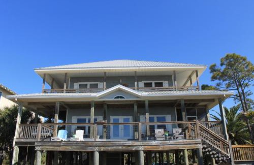 Port St. Joe Bed & Breakfast | Oceanside Comfort at Turtle Beach Inn with Breakfast Included