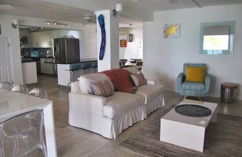 Maxwell Villa | Seaside Bliss at Turtle Bottom Villa - Rated 9.8/10