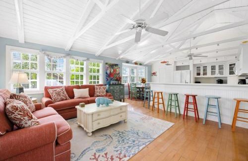 Captiva House | Family-Friendly Turtle Cottage: A Perfect Getaway