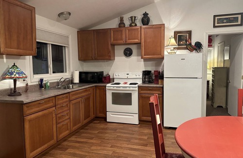 Sister Lakes House | Experience Turtle Cove at Viewpoint Beach with Ocean Views