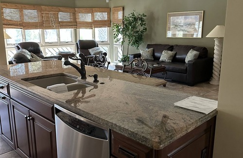 Kiawah Island Villa | Pet-Friendly Turtle Cove Villa with Ocean View & Pool