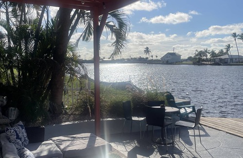 Matlacha House | Discover Turtle House: Waterfront Retreat with Amazing Sunsets