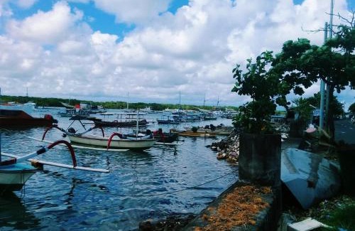 Tanjungbenoa House | Cozy Turtle Island Homestay with Oceanfront Pool Access