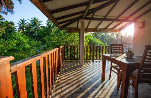 Rumassala House | Pet-Friendly Turtle Lamp: A 10/10 Family Getaway