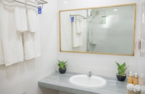 Omadhoo House | Cozy Turtle Maldives: Ocean View Rooms & Family-Friendly Fun