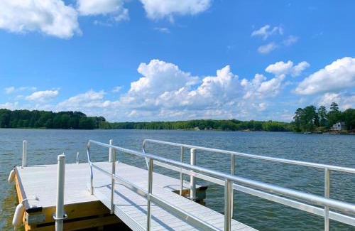 Prosperity House | Discover Turtle Town Bungalow on Lake Murray - Pet Friendly!