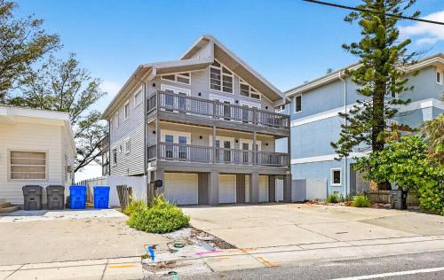 Treasure Island House | Discover Turtleback Beach House: Pet Friendly & Family Fun