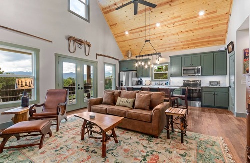 Hayesville House | TurtleKnob: Cozy 1-Bedroom Retreat in Hayesville with Mountain Views