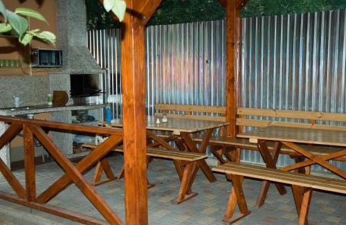 Berehove Hotel | Turul: Guest Rated 8.6 with Pool & Family-Friendly Amenities
