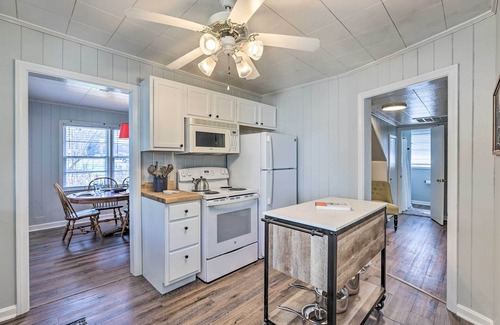 Forest Lake House | Ideal Tuscaloosa House Near Coleman Coliseum & Spa