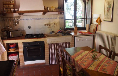 Gaiole in Chianti Apartment | Relaxation Awaits at Tuscan Apt with Private Pool & Ocean View