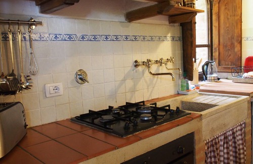 Gaiole in Chianti Apartment | Relaxation Awaits at Tuscan Apt with Private Pool & Ocean View