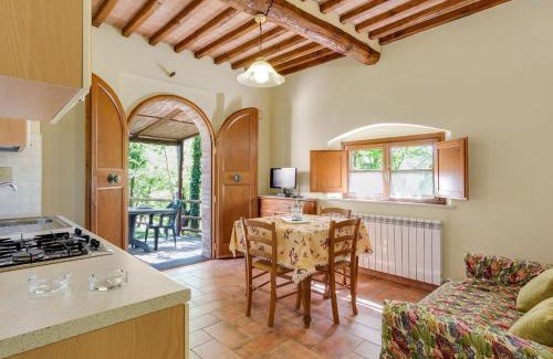 Casole d'Elsa Apartment | Inviting Apartment in Casole d'Elsa with Pool Access