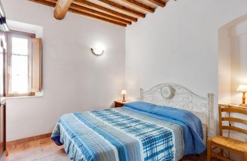Casole d'Elsa Apartment | Inviting Apartment in Casole d'Elsa with Pool Access