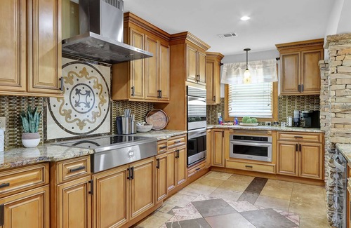 North Brookhaven House | Discover Tuscan Dreams: Pet-Friendly & Family Welcoming Stay