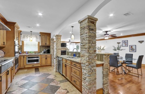 North Brookhaven House | Discover Tuscan Dreams: Pet-Friendly & Family Welcoming Stay