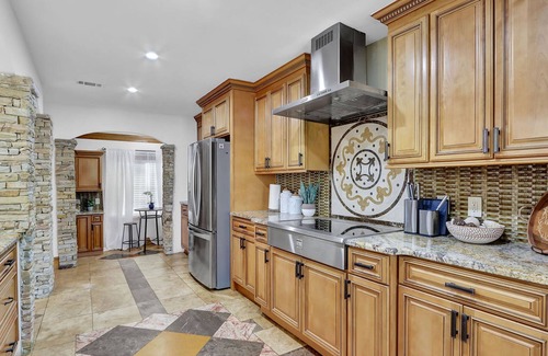 North Brookhaven House | Discover Tuscan Dreams: Pet-Friendly & Family Welcoming Stay