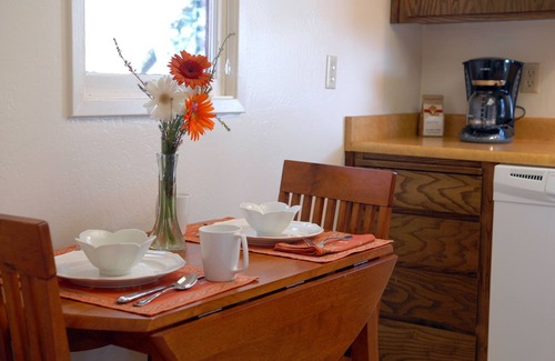 Sonoma House | Historic Getaway Steps from Sonoma Plaza with Pet-Friendly Amenities