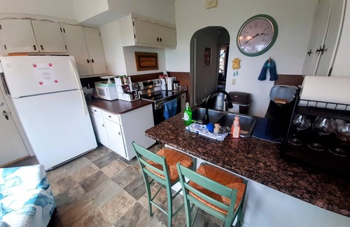 Ashtabula Cottage | Scenic Terraces with Lake Erie Sunset Views Await You